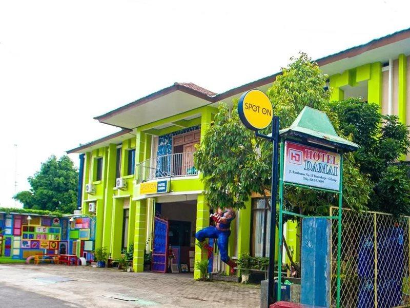 The Paragon Hotel Cilacap Redpartner المظهر الخارجي الصورة