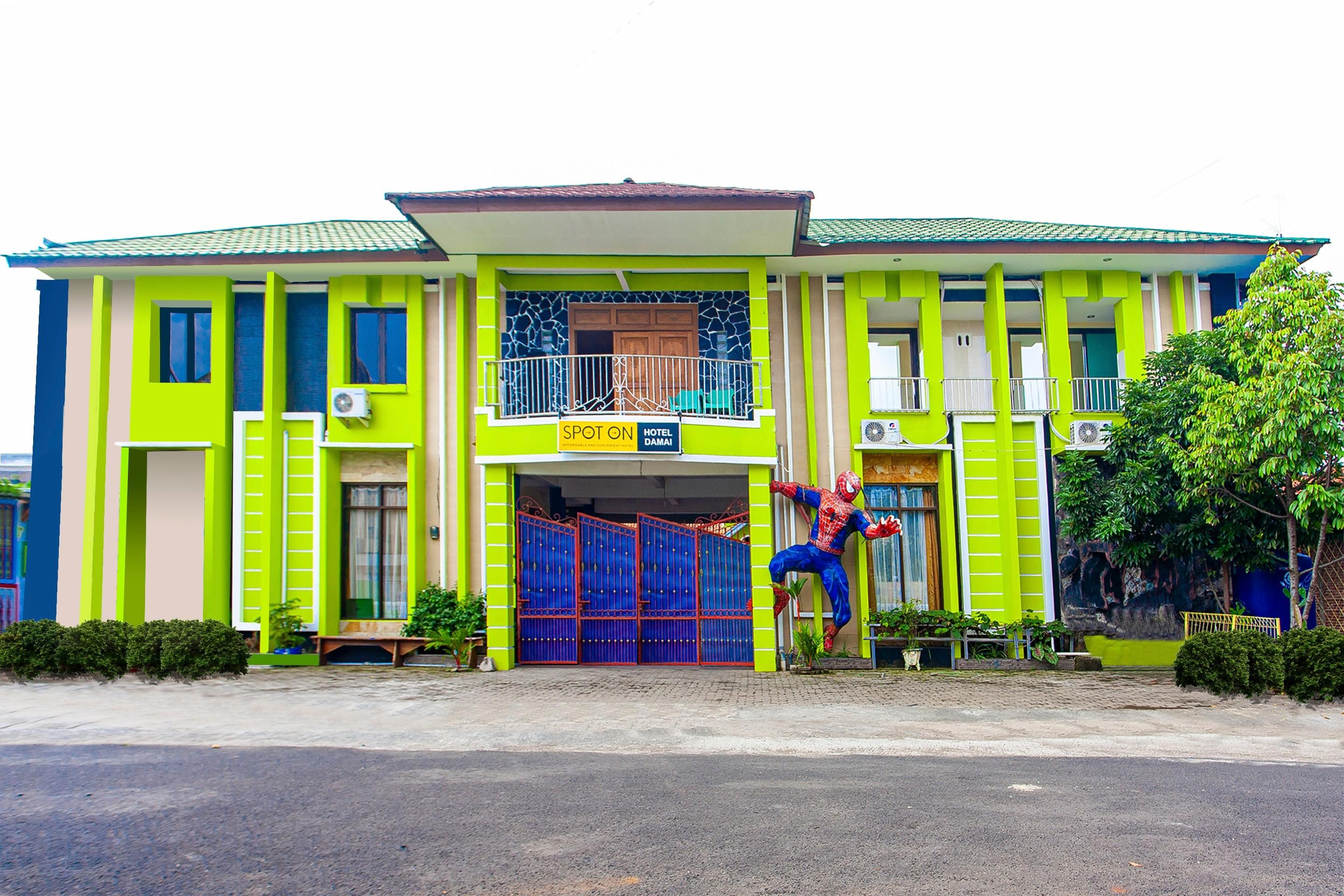 The Paragon Hotel Cilacap Redpartner المظهر الخارجي الصورة