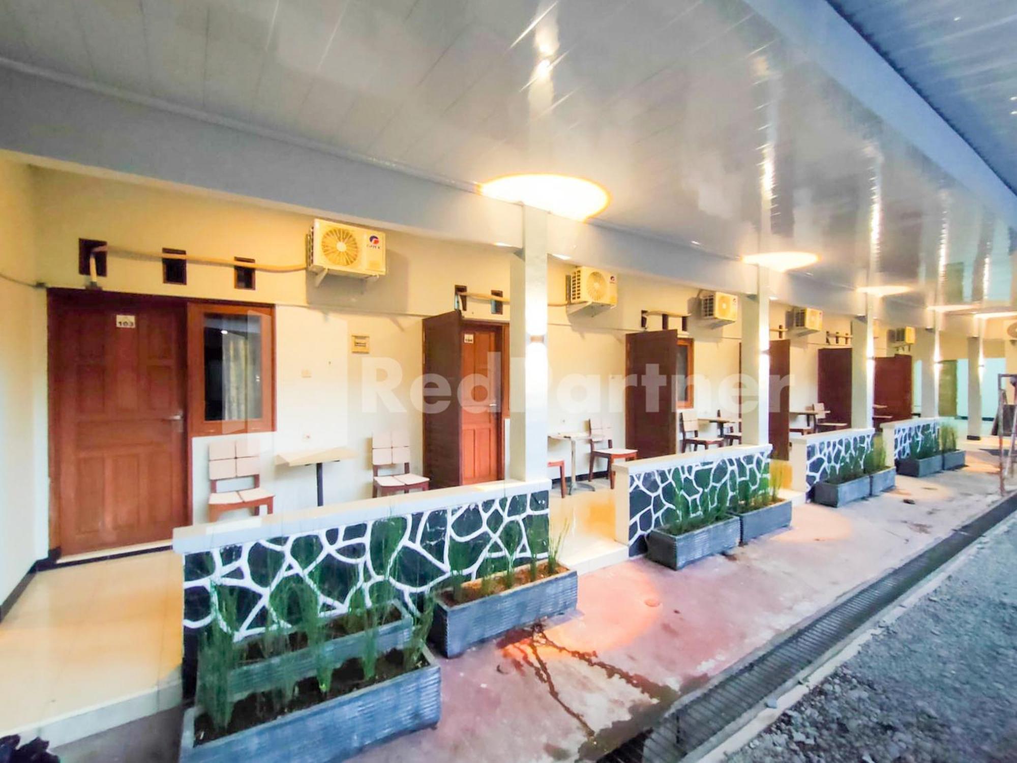 The Paragon Hotel Cilacap Redpartner المظهر الخارجي الصورة